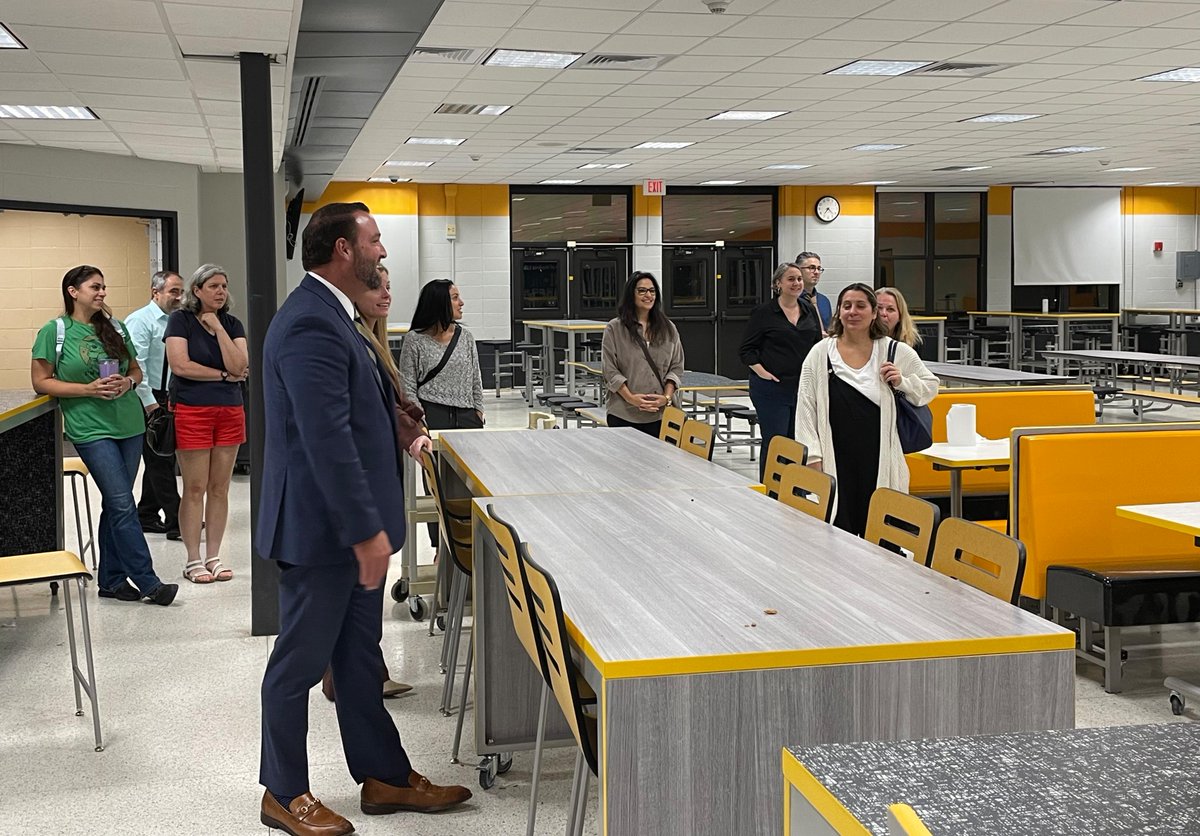 CommackSchools's tweet photo. The PTA Council meeting at CHS this week included a tour of the beautiful new library, cafeteria, and the courtroom. Rave reviews from our parents, students, and staff! #TeachingMoments #CommackHighSchool #PTA #CommackSchools #NewSpaces https://t.co/z17s25pFgq