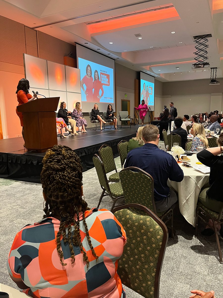 YWCAChasSC's tweet image. #WWB2023 | The honorees on stage! First panel

#WhatWomenBring #BringingIt #PowerLunch