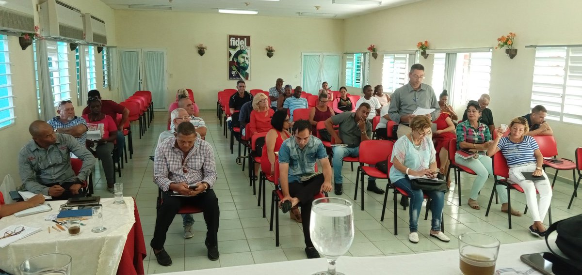 celiam_reyes's tweet photo. Participan en Consejo de la Administración en #Morón  Livan Izquierdo  primer secretario del PCC provincial y Hiorvanys Espinosa Pérez  vicegobernador con profundos análisis sobre la solución a planteamientos de la población. #UnidosXCuba #LatirXUnEneroDeVictorias https://t.co/xqVRzxzpgl