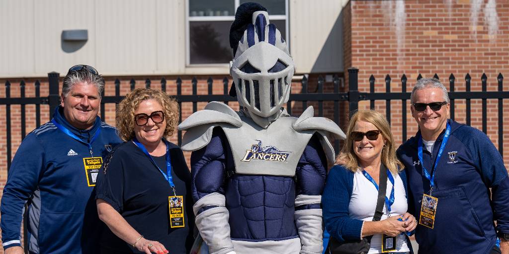 UWindsor's tweet photo. A glimpse of #AlumniWeek @ UWindsor 🎓✨
A homecoming of memories and laughter, as our incredible alumni return to campus, rekindling the Lancer spirit. 💙💛 https://t.co/dqVP9juF5r