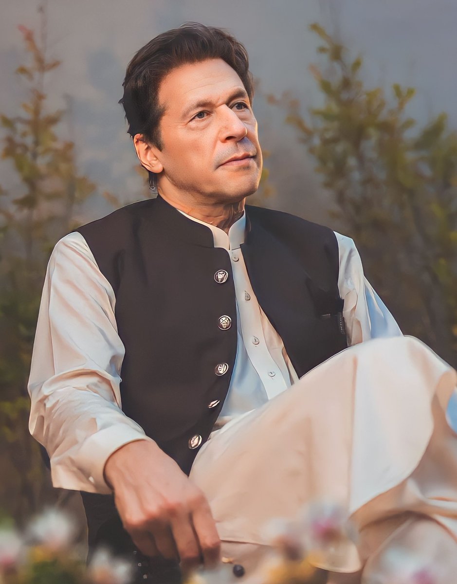 Saqi_09's tweet photo. Happy birthday KING @ImranKhanPTI ♥️
#HappyBirthdayImranKhan #HappyBirthdayImranKhایک_جھلک_کا_اتنا_خوف  #HappybirthdayIm https://t.co/MogzCoCnUY