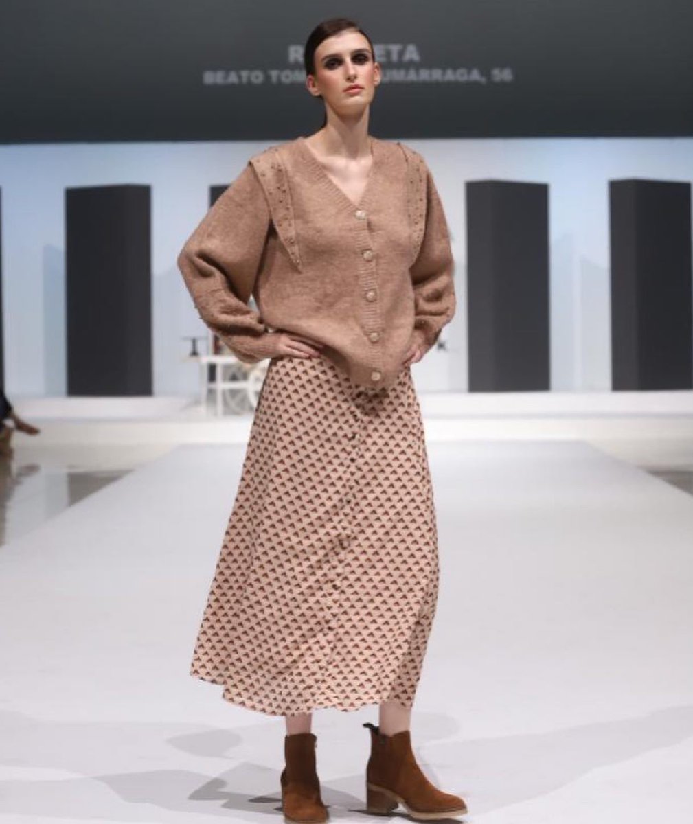 pasarelagon's tweet photo. 𝐑𝐄𝐂𝐎𝐋𝐄𝐓𝐀 𝐒𝐖𝐄𝐄𝐓 𝐂𝐀𝐊𝐄

Beato Tomás de Zumárraga, 56

@recoletasweetcake

Un nuevo concepto en Vitoria-Gasteiz, con un local alegre, colorido y donde podrás disfrutar tanto de la moda como de su pequeño espacio de café y repostería hecha por ellos mismos! https://t.co/XLVOe3pmaq