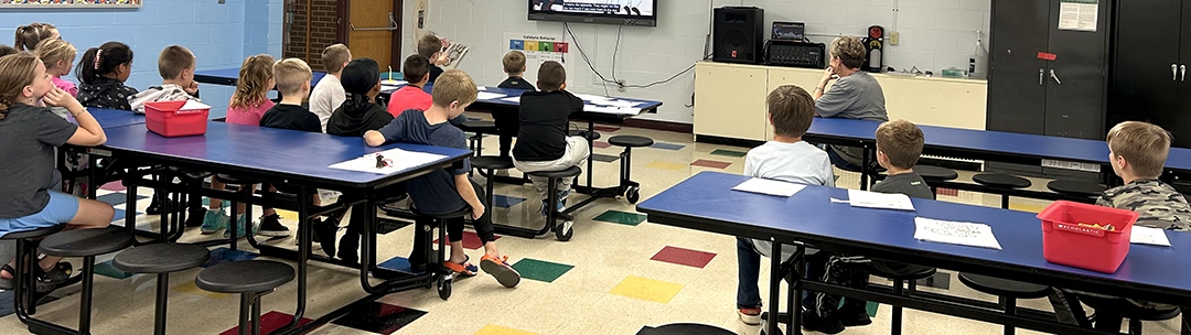 🐾 The George Washington Canine Club had its first Fun Friday meeting and learned how to approach an unfamiliar dog safely. 🐕 The club enjoyed many new learning opportunities and will be sharing their new knowledge with others! 🐶 ❤️ #WeRPrexies #180DaysofJOY #GWProud
