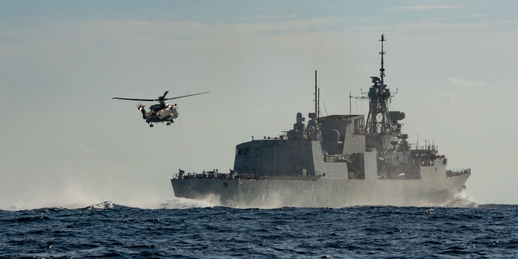 La semaine dernière, les #FAC ont participé à des exercices à bord du #NCSMVancouver dans la mer de Chine méridionale durant l’#OpNEON. Cette opération est la contribution du Canada à l’effort multinational visant à cerner des activités présumées d’évasion de sanctions maritimes.