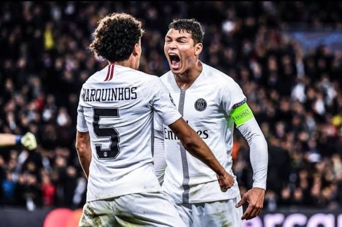 OficialSala12's tweet photo. 7 anos jogando juntos no PSG e na Seleção Brasileira.

Opinião impopular: Thiago Silva deu uma carreira pro Marquinhos https://t.co/2HaN3OBU9S