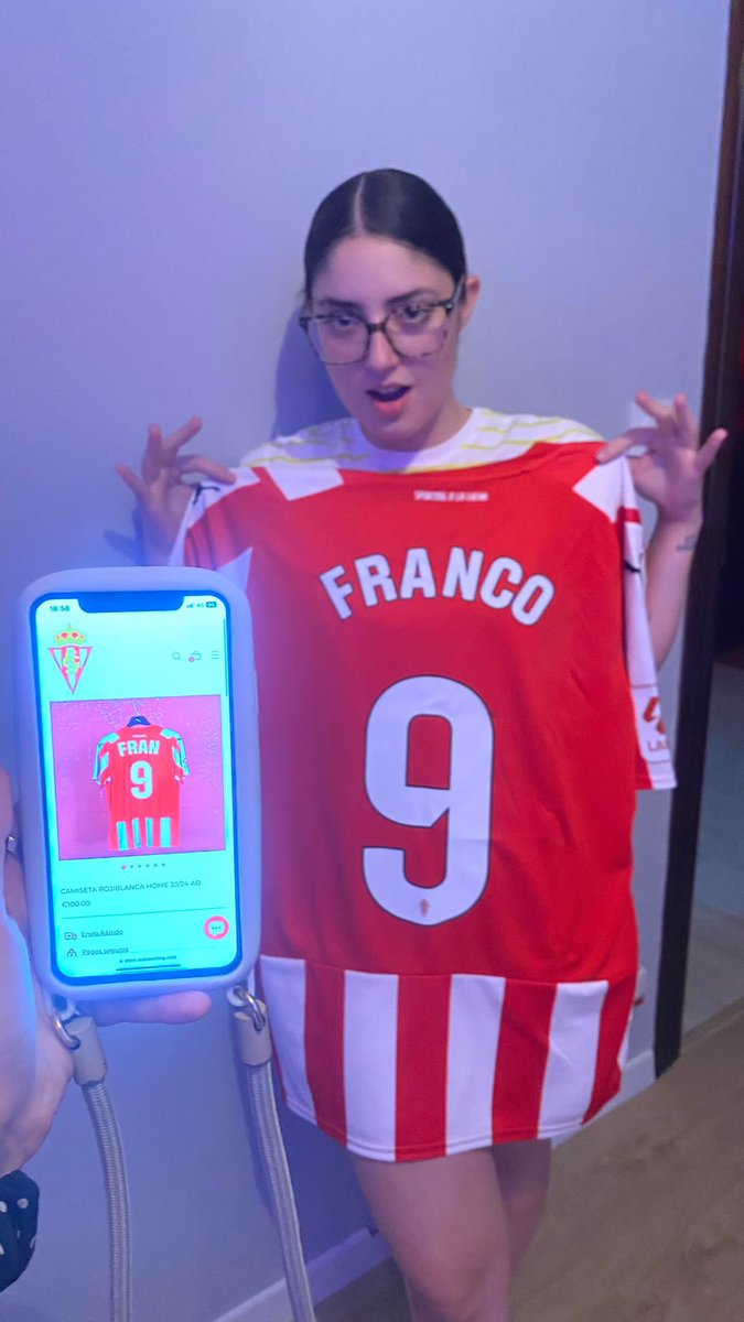 Celia Menéndez (@ceemndez_) on Twitter photo ACOMPÁÑAME EN ESTA TRISTE HISTORIA
Le quise comprar a mi padre la camiseta Del Real Sporting 23/24 con toda mi ilusión ; se la pedí por la página oficial <a href="/RealSporting/">Real Sporting</a> y hoy la fui a recoger a la tienda de El Molinón. Cuando llegue a mi casa y la abrí recibí lo siguiente: ACOMPÁÑAME EN ESTA TRISTE HISTORIA
Le quise comprar a mi padre la camiseta Del Real Sporting 23/24 con toda mi ilusión ; se la pedí por la página oficial <a href="/RealSporting/">Real Sporting</a> y hoy la fui a recoger a la tienda de El Molinón. Cuando llegue a mi casa y la abrí recibí lo siguiente: