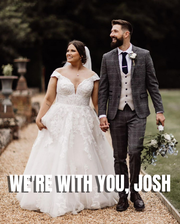 RotherhamUnited's tweet photo. 31 | The game comes to a momentary pause as a minutes applause takes place in support of Josh Vickers.
We're all with you, Josh. ❤
(0-0)
#rufc | #ForeverTogetherForeverProud https://t.co/iAxQNdrjjl