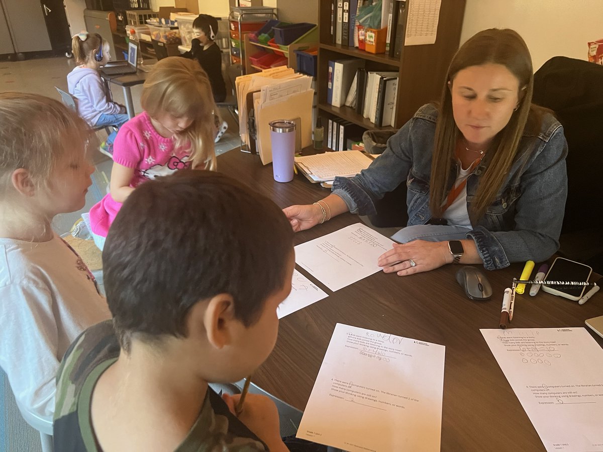 janelle_ballard's tweet photo. @FremontSPS loves small group tiered instruction to meet the learning needs of our young Falcons 👏 #SPSUnited @officialSPS https://t.co/tBctLkrp4i