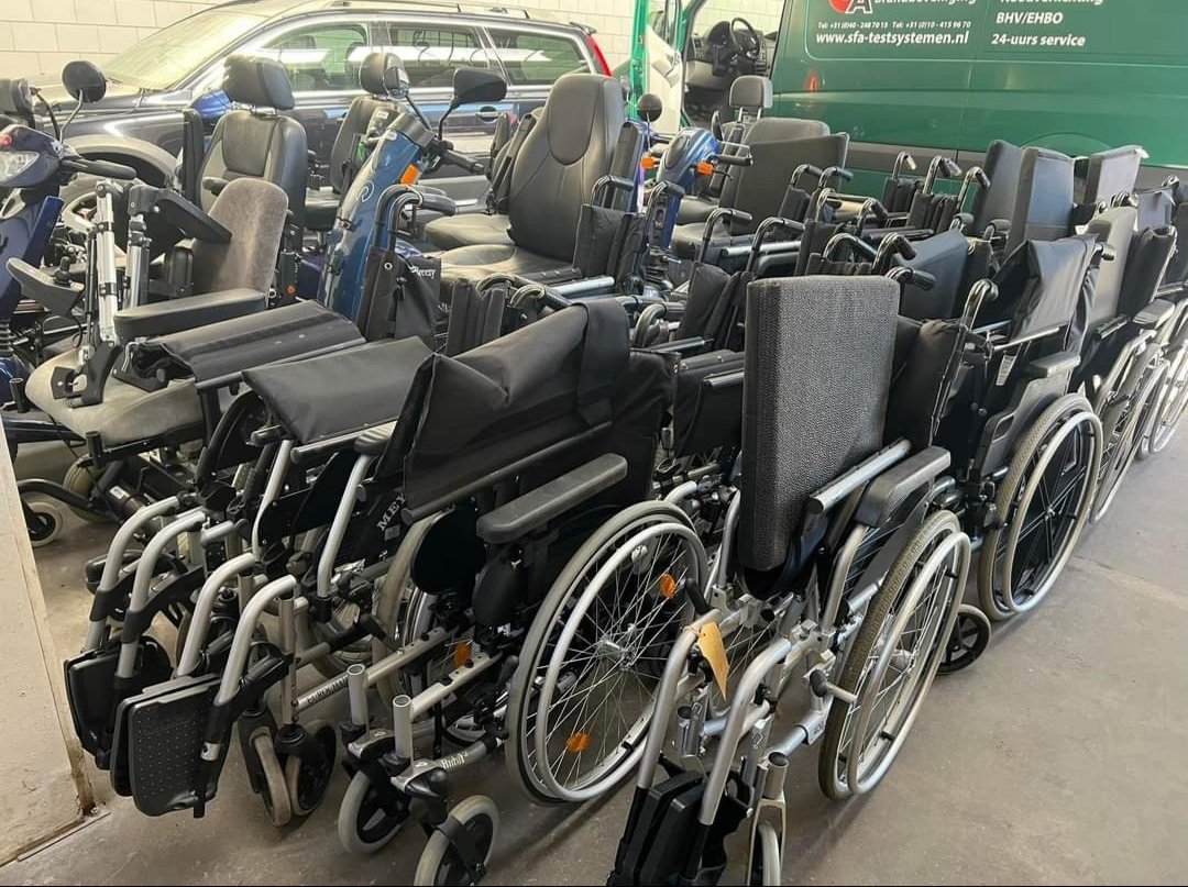 İhtiyaç sahibi engeli kardeşlerimizin  akülü araçlarını bismillah diyerek Hollanda'dan yola çıkardık 5 güne kadar engeli kardeşlerimizin kendilerine teslim ederek mutluluklarını paylaşacağız 2 tur araçlarımız 100 engeli kardeşimizin gözleri yolarda #zaferGültekin dostum🤲🇹🇷🤲 az