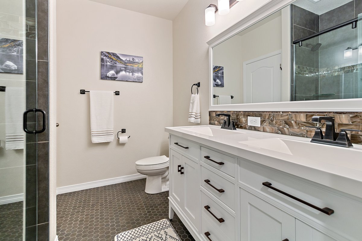 BakerBuildersCO's tweet photo. Your home remodeling experts! We love what we do, and we want you to have your dream home! #Construction #residential #bathroom #kitchendesign https://t.co/tINq9RlMgO