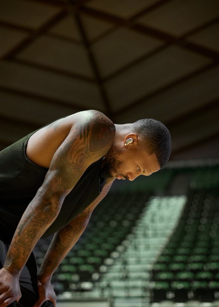 Dame_Lillard's tweet photo. The work continues… 

🎧: @Bose Ultra Earbuds. 

#TeamBose #SoundIsPower https://t.co/uAr0O7NOrP