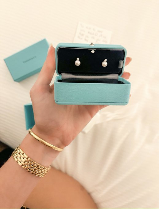 Thank you for my first pearl earrings! 🩵 https://t.co/fDNiVfICtE