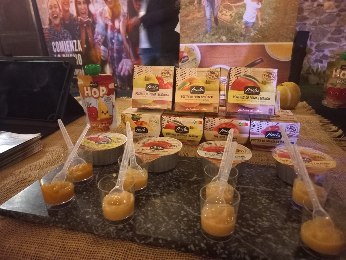 🧑‍🍳L'<a href="/EspaiMasMarroch/">MasMarroch</a> de #Vilablareix acull la 8⃣a edició de la Nit del Gourmet Català del clúster <a href="/cataloniagurmet/">Clúster Food Retail de Catalunya</a>. 

🧀🍷Amb espais expositius d'empreses d'arreu de #Catalunya, també del segell <a href="/ExcellentGirona/">Girona Excel·lent</a> 

🎙️La diputada i alcaldessa, Maite Tixis, hi ha donat la benvinguda