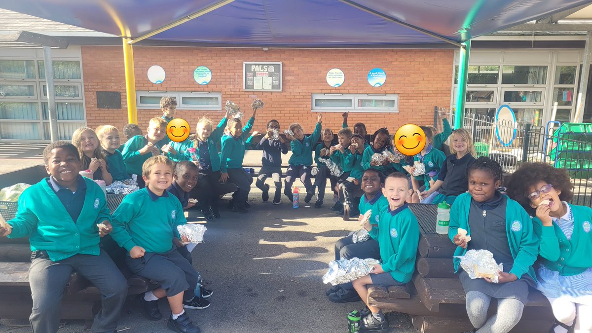 Mrs Turner (@mrsturner_lms) on Twitter photo Newts enjoyed making their own sandwiches in DT this afternoon. We then had a little picnic outside <a href="/LongMeadowSch/">Long Meadow πππ</a> Newts enjoyed making their own sandwiches in DT this afternoon. We then had a little picnic outside <a href="/LongMeadowSch/">Long Meadow πππ</a>