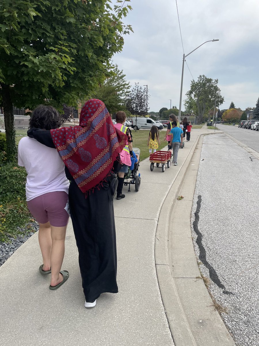 MrsDuic's tweet photo. We had the best time participating in the #TerryFox walk today at @JohnCampbellPS! ❤️ @MissSanford674 #gains2crew https://t.co/Obtd14RGJD