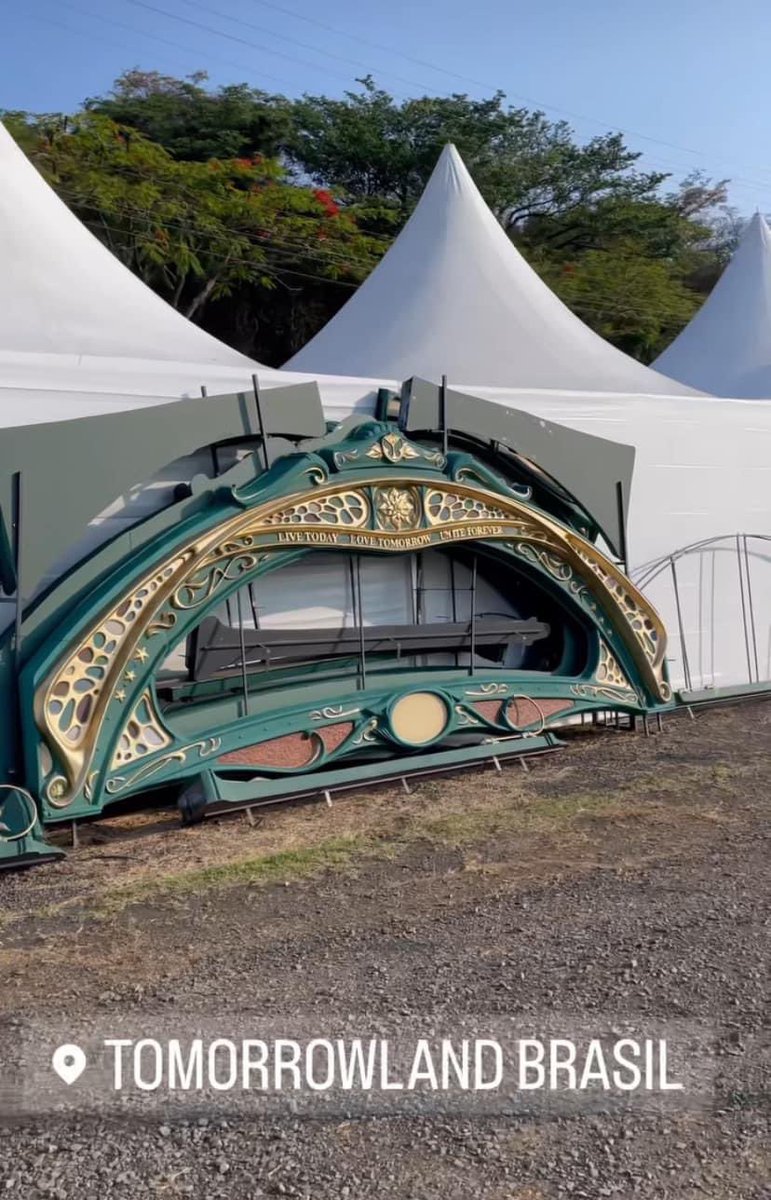 Tomorrowland Brasil almost done 👷‍♂️