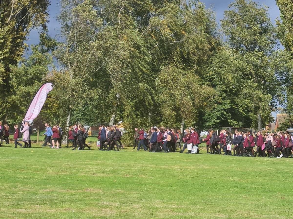Dr Khan Leadership (@gkkleadership) on Twitter photo House Opening ceremony - the joyous annual parade around our school field! Colour everywhere! <a href="/DidcotGirls/">Didcot Girls' School</a> House Opening ceremony - the joyous annual parade around our school field! Colour everywhere! <a href="/DidcotGirls/">Didcot Girls' School</a>
