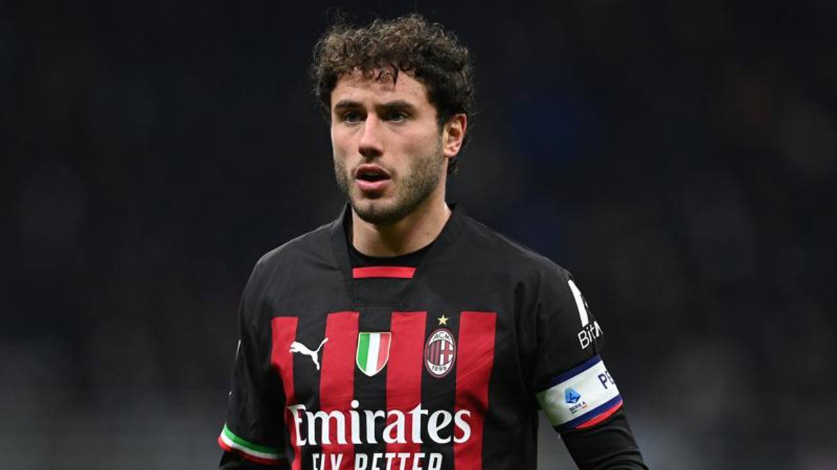 milanenthusiast's tweet photo. “ma perché il Milan non fa giocare gli italiani 🥺🥺🥺🥺”
gli italiani nel Milan: https://t.co/j2ADozds0W