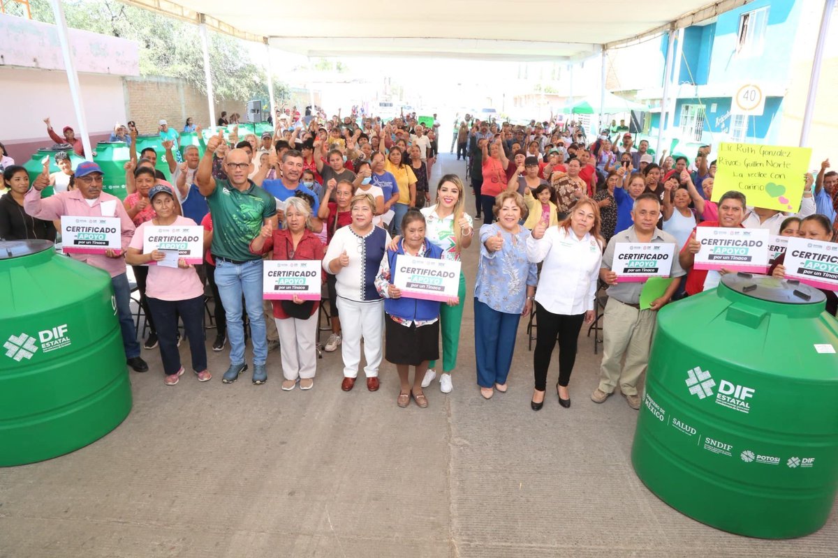 AntenaSanLuis's tweet image. #Gobierno | Gobierno Estatal entrega más #cisternas a #familiaspotosinas

#RuthGonzález destacó la importancia de sumar esfuerzos cuando la ciudadanía necesita de algún apoyo que mejore sus condiciones de vida -&amp;gt; antenasanluis.mx/gobierno-estat…