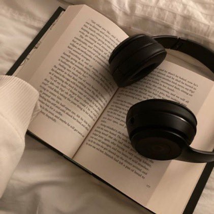 physimary's tweet image. olá! sou a maria she/her. voltei para o #studytwt #studytwtbr e #booktwt. ˖ ࣪ .🤍

#studytwt
física na UFMG com o objetivo de ser professora na federal/pesquisadora de astrofísica 

#booktwt
thriller 
suspense 
criminal 
romance

pt-br/english 
like/rt para sermos moots