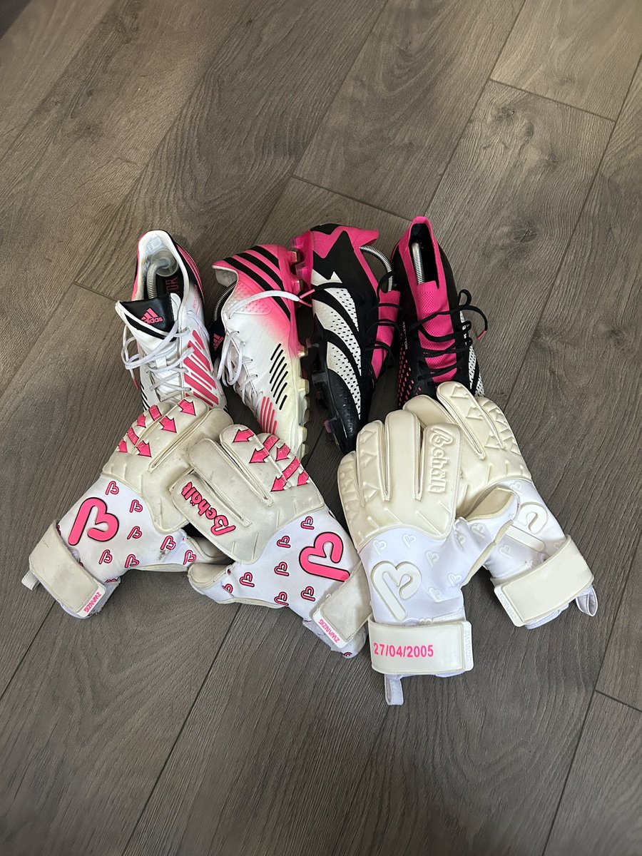 It’s that time of year again <a href="/BehaltKeeps/">Behalt Goalkeeping</a> #BreastCancerAwarenessMonth