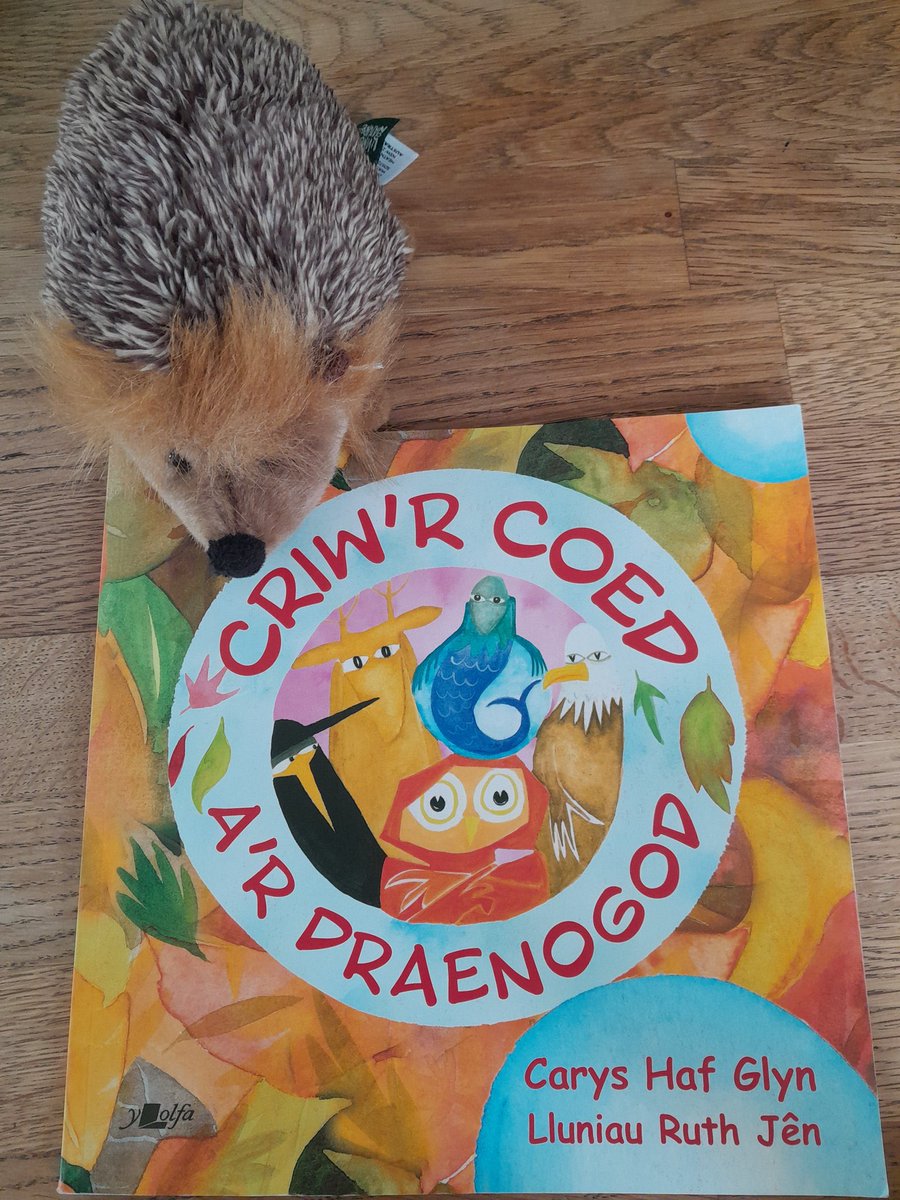 Am fore braf yng nghwmni @Canadram yn canu, actio, dawnsio, rapio a thynnu lluniau. Rydym wrth ein boddau gyda’r llyfr Criw’r Coed a’r Draenogod <a href="/cazglyn/">Carys Glyn</a> 🦔🦔<a href="/EAS_Cymraeg/">Cefnogi'r Gymraeg</a>