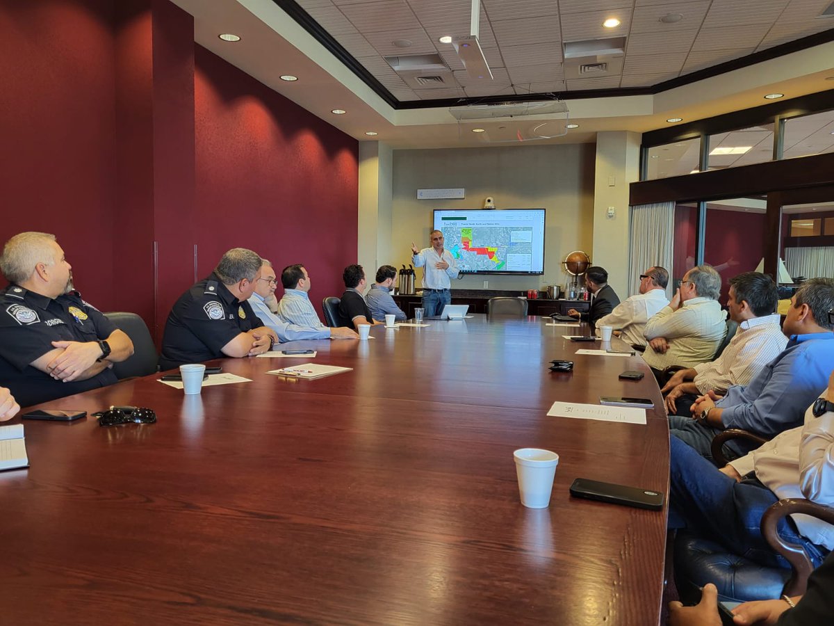 PuertoVerdeGTB's tweet image. Thank you to our local Customs and Border Protection team and Mexican Customs Brokers for taking the time to learn more about the PVGTB #Secureborder