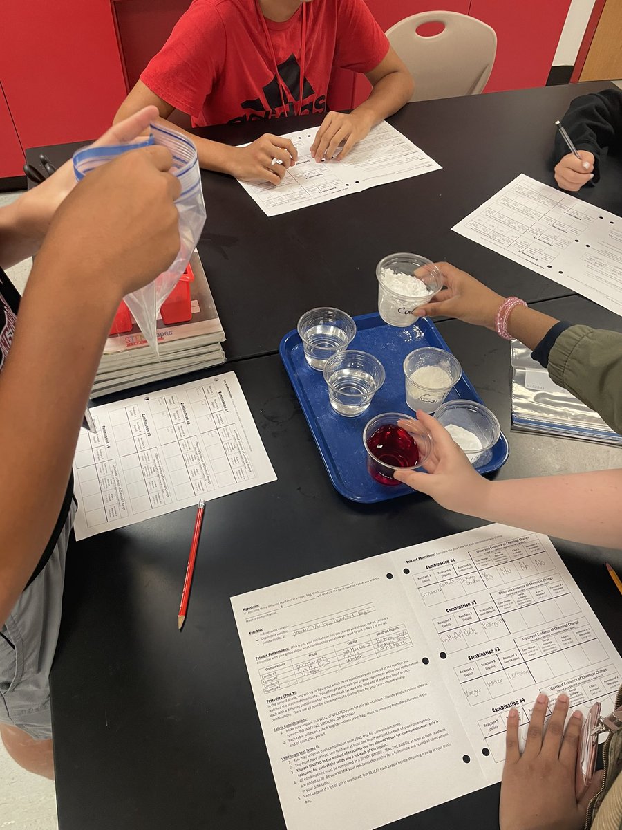 larryhermes's tweet photo. 8th scientists studying chemical reactions at KJH! #kisdscience #kjhstrongertogether https://t.co/vpq4PxHZQZ