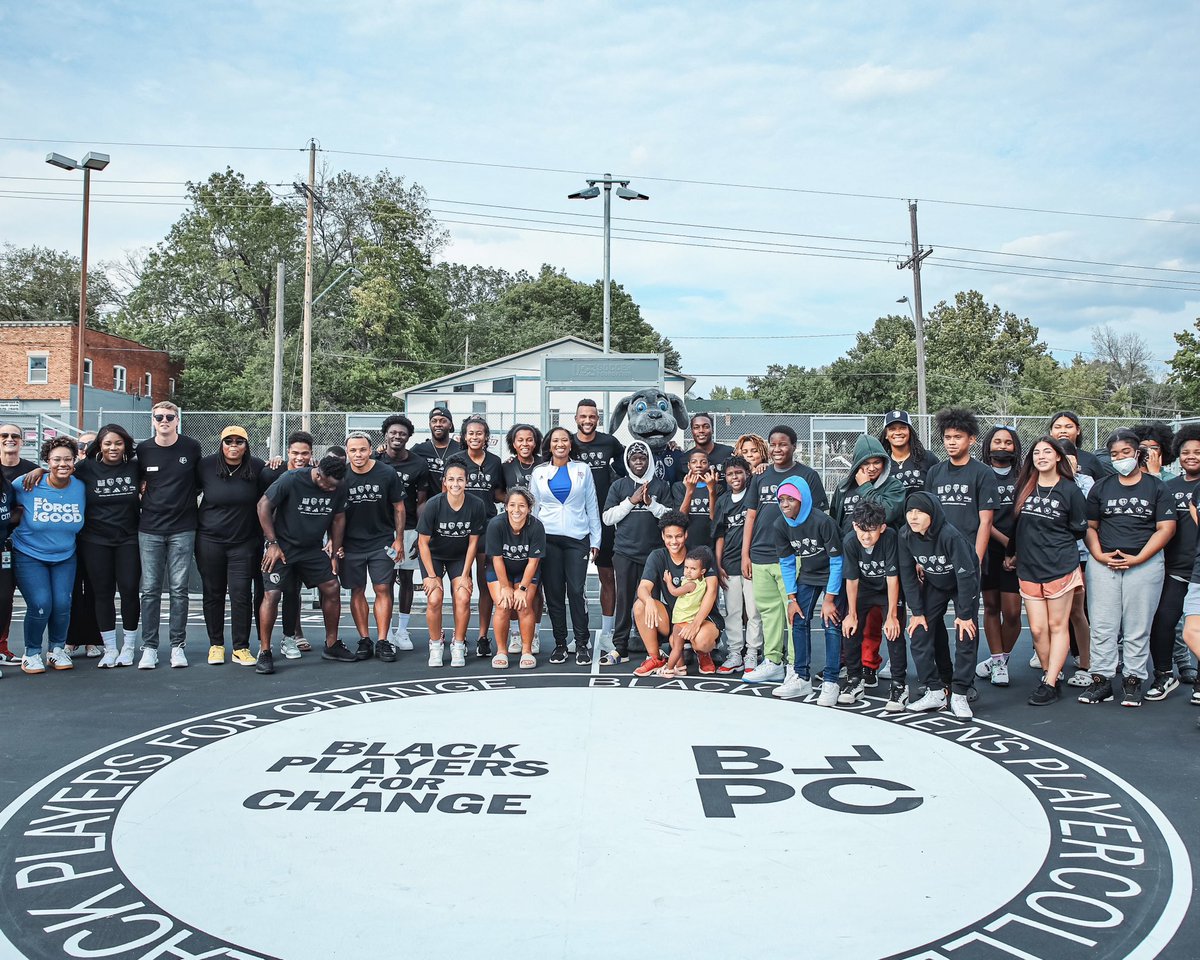 thekccurrent's tweet photo. The world’s sport giving back to our community 🙌

Alongside @BWP_Collective &amp; @BPCMLS, these mini pitches on KC’s East Side will serve as a safe place for local youth to play the greatest game 🖤 https://t.co/Rfd6Qo82l0