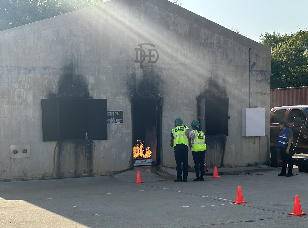 DallasCERT's tweet image. Come learn about fire safety, light search and rescue, team organization, disaster medical operations, and more! Register for the  October course at DallasCERT.com!