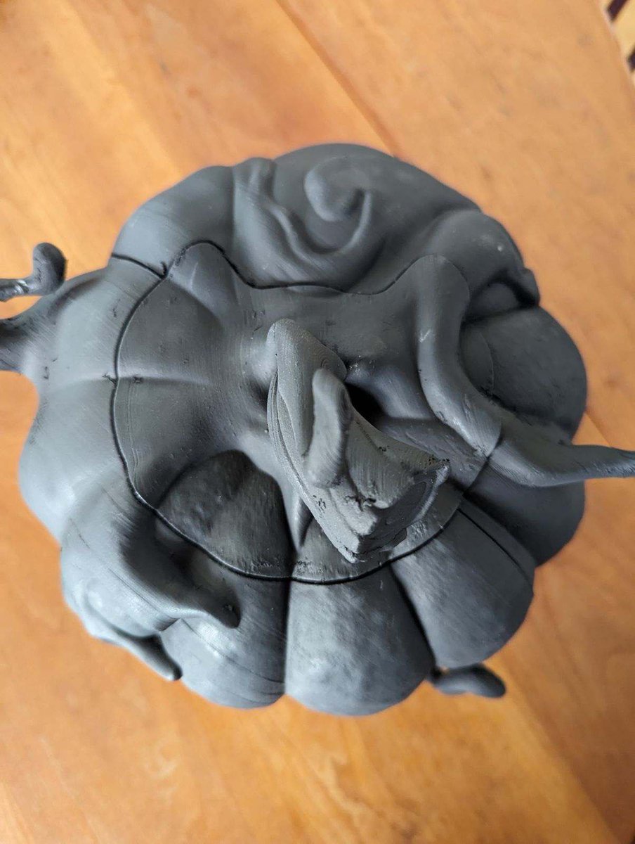 Alright!! Got another version coming! This one is 250mm tall and is hallowed out and ready for a candle!
Keep an eye out for the drop soon!! 
Special thanks to my good friend Leonard for printing this out, gluing and priming for me since my machine was down. Cheers buddy!