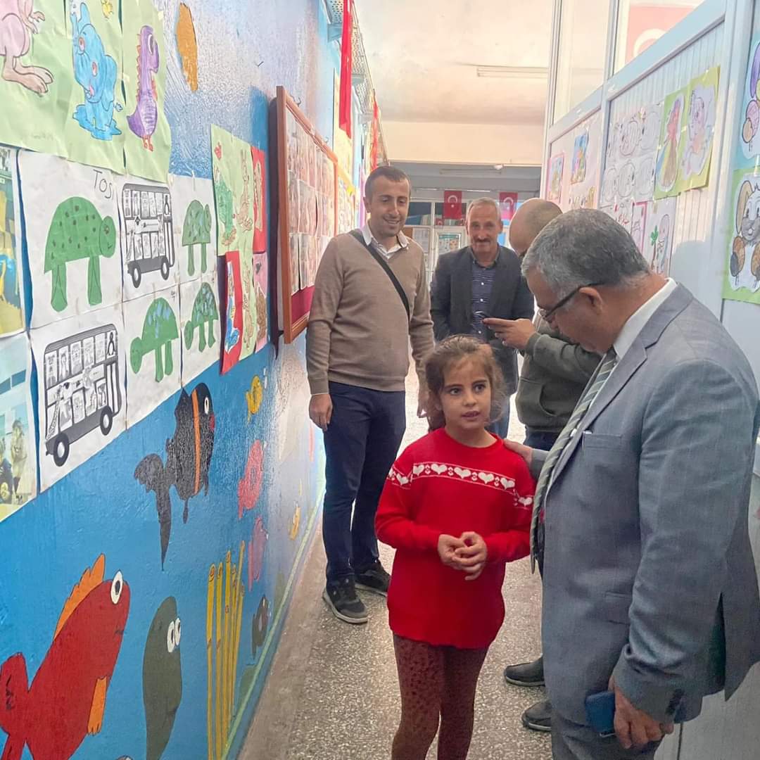 cihanbeylihaber's tweet photo. İlçe Milli Eğitim Müdürü Mehmet SARITAŞ ve Şube Müdürü Fatih GÜDÜCÜ Kelhasan İlkokulunu ziyaret ederek okulda yürütülen eğitim öğretim faaliyetleri hakkında bilgi aldı. https://t.co/Ifi05joCBh