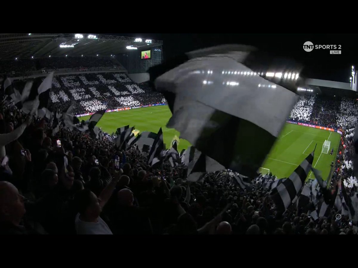 WHAT AN ATMOSPHERE 🖤🤍 #NUFC #PSG