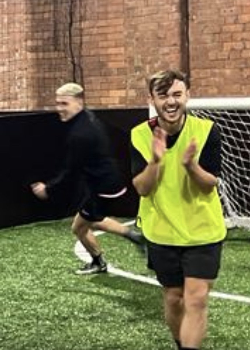 ChaddertonFC's tweet photo. Reserves change of venue for training tonight with an indoor 3v3 tournament. Thanks to @SMSlifeskills for hosting us, shame on the lads for letting the GK win though 😂 @Poley95 https://t.co/vMaZA3MnOQ