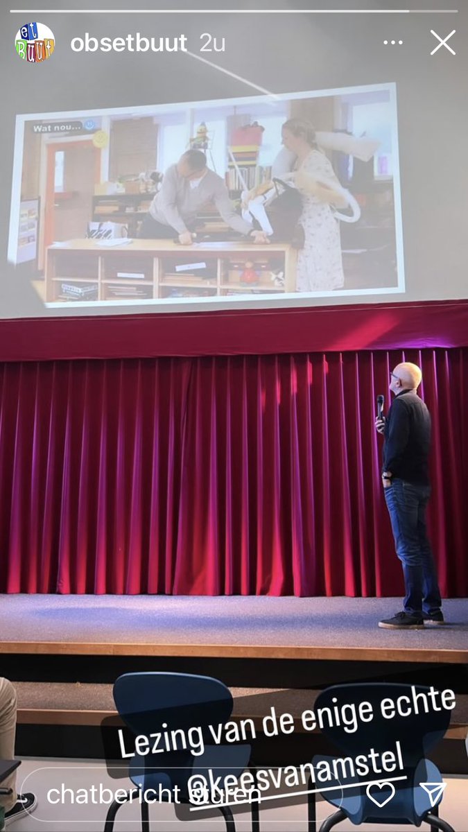 Lezing van de enige echte <a href="/keesvanamstel/">kees van amstel</a> op het mooie podium van et Buut! <a href="/ZaanPrimair/">ZaanPrimair</a>