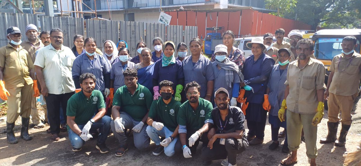 greenarmyintl's tweet image. Market cleanup at Connemara Market (Palayam Market) on the auspicious day of Gandhi Jayanthi. 

#greenarmyinternational 
#breakfreefromplastic 
#greenprotocol 
#malinyamukthanavakeralam 
#MyWasteMyResponsibility 
#GreenArmy 
#decentralisedsolidwastemanagement 
#TMC