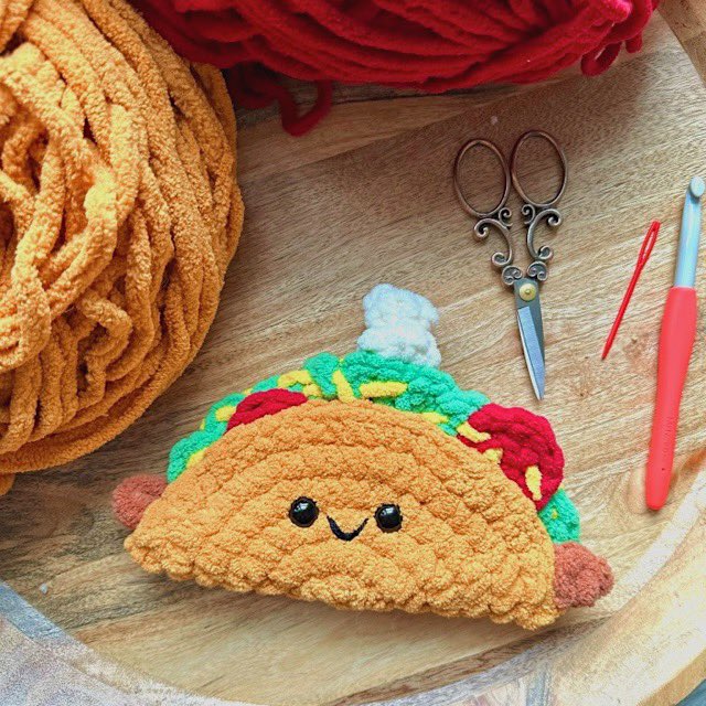 cloverusa's tweet image. it's national TACO day! 🌮 and it's not even tuesday....

we were thinking of grabbing some tacos on our way home tonight + making this crochet taco, wbu???

link in bio for this deliciously free pattern by @louloopsco 🤤

#clover #cloverusa #clovertools #cloverneedlecraft