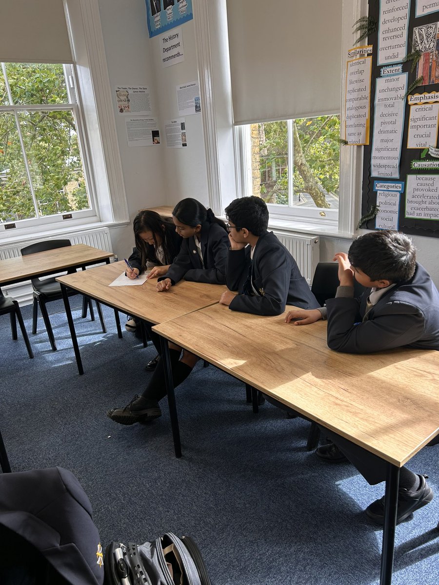 ElthamCarey's tweet photo. Y7 spelling bee… what a brilliant bunch of spellers!

Much better than me. I often smell my worms wrong.

Well done to Luyi, Avani, Abhay and Aryan for representing 💙

Well done to all involved 💪🏼🐝 https://t.co/afPwXeSaCa