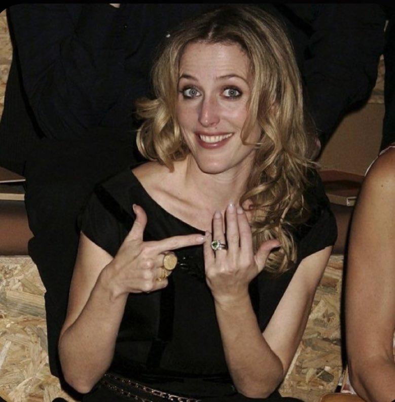 blanchettbalfe's tweet photo. Gillian being a mood, the thread. 🤪💌 https://t.co/59gspyMI44