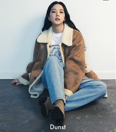 Thedeveloper_3's tweet photo. #JISOO for Dunst - a perfect match of talent and style!
#KpopQueen #Dunst #UniqueTweets https://t.co/kbgOi1H3qI