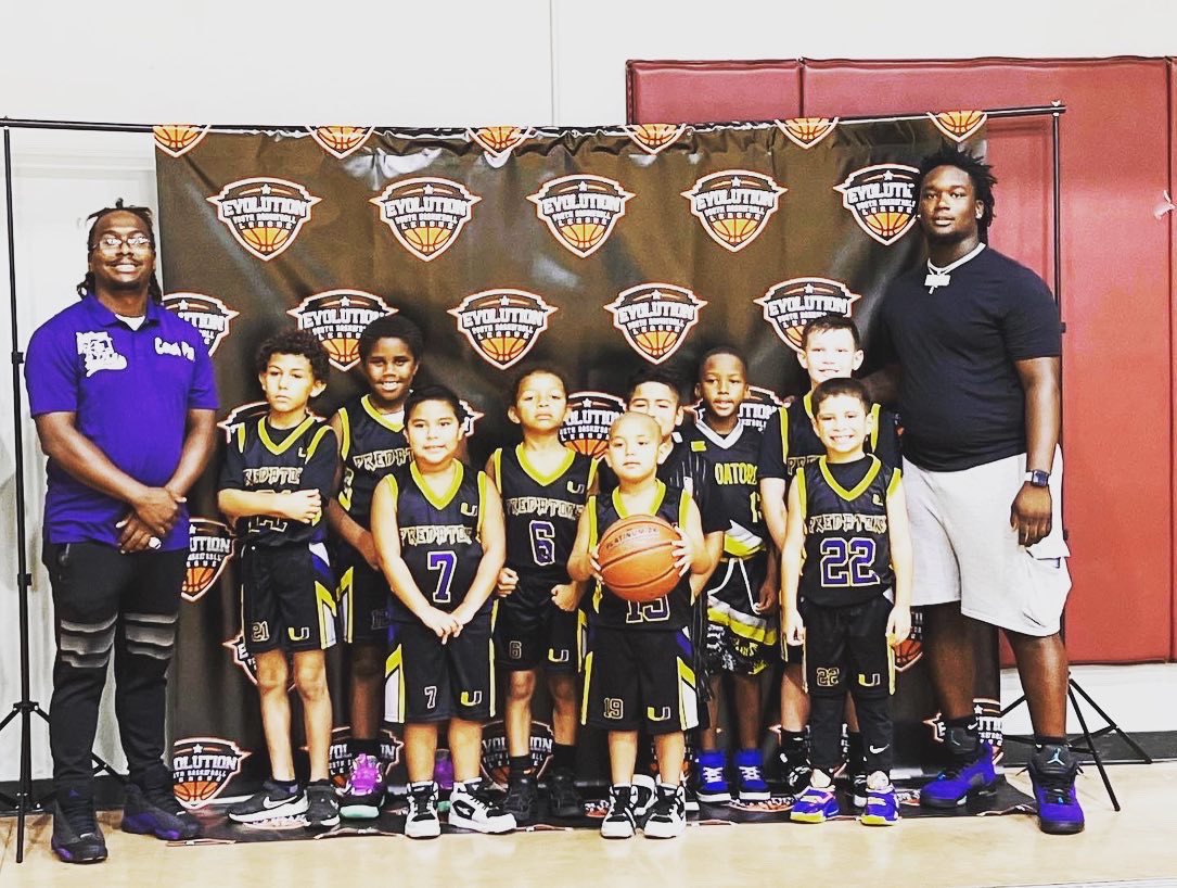 coachpat002's tweet photo. Summer ReCap my boys did great this summer 5/6th Grade Showed Out Winning 2 Rings Over The Summer and coming in 3rd in League Play not go shabby boys Keep Up The Great Work #SanAntonioPredatorsUnitedBasketball https://t.co/uKncsIM3E8