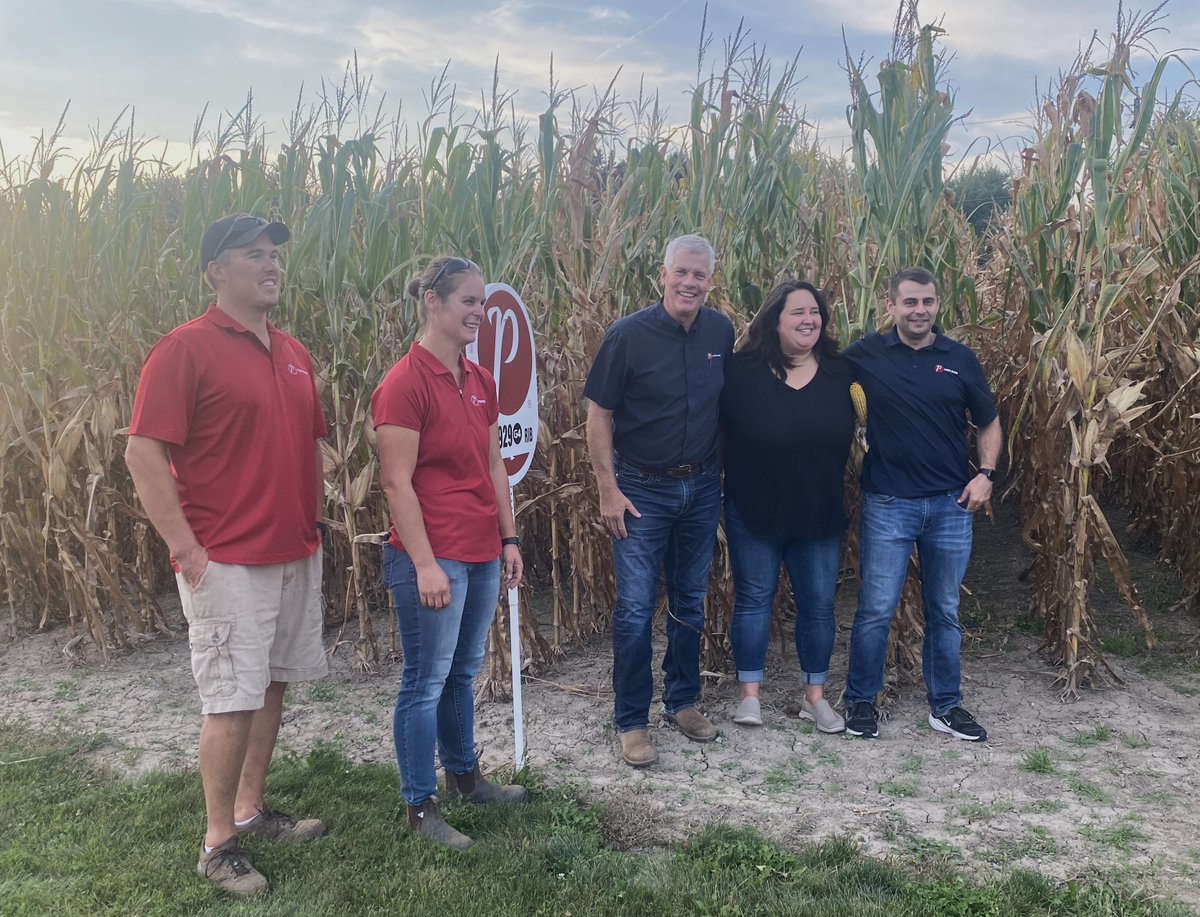 Jocelynlsmith's tweet photo. @PRIDESeeds really rolled out the red carpet for the @RidgetownCampus Soil and Crop Club tonight. Great big thanks to @AgCraven, @murdoch_steph, Rachel, and @chapple_mc for an excellent tour. https://t.co/EknIYA7XLH