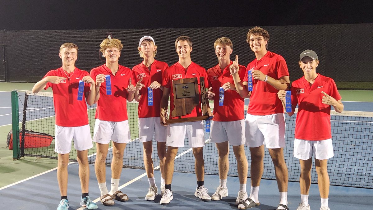 Goshen_Tennis's tweet photo. REGIONAL CHAMPS! Great job gentlemen https://t.co/rHIfuAJcIR