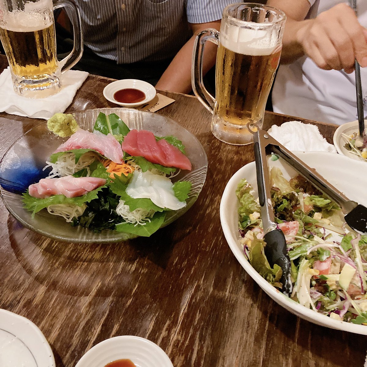 exe_ryukyu_Co's tweet image. 去る華金
新入社員2名の歓迎会をしました🌸🍻
美味しいお酒とご飯を口にしながら
職業訓練校に通っていた頃や就職活動の事など新入社員から生の声を聞いてる中で
「エグゼ琉球は雰囲気が暖かい」
「面接した時にそれが伝わった」
ととても嬉しいお言葉を頂けました🥹
そして2次会へ⸺