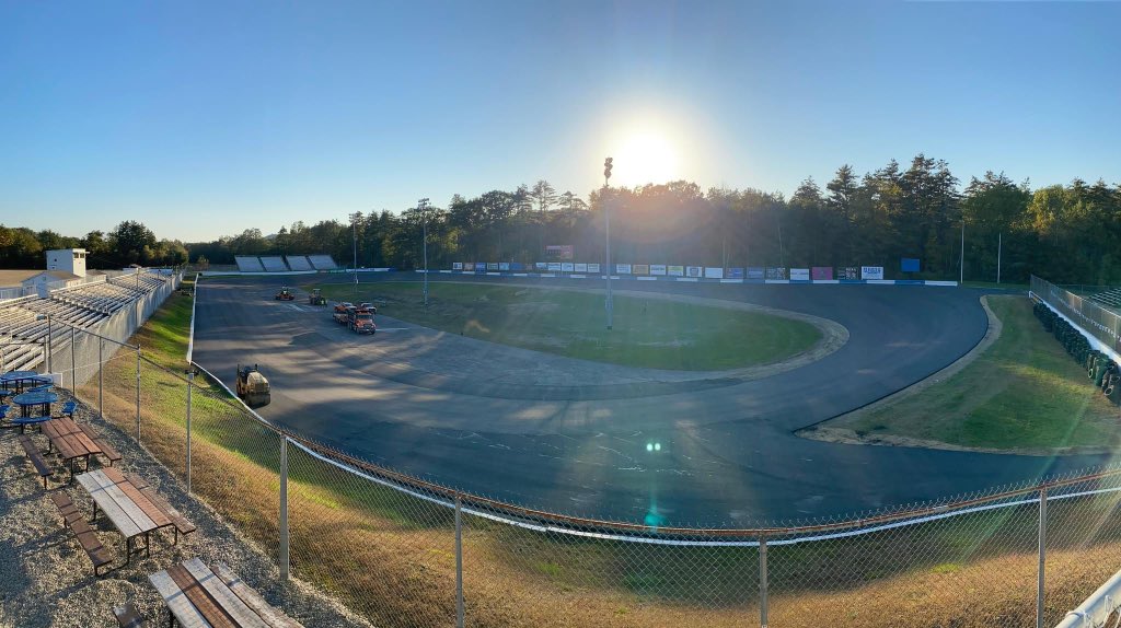 _JDVProductions's tweet image. She’s looking different. 👀 

@monadnockspeed. 🔥 

@NASCARRoots