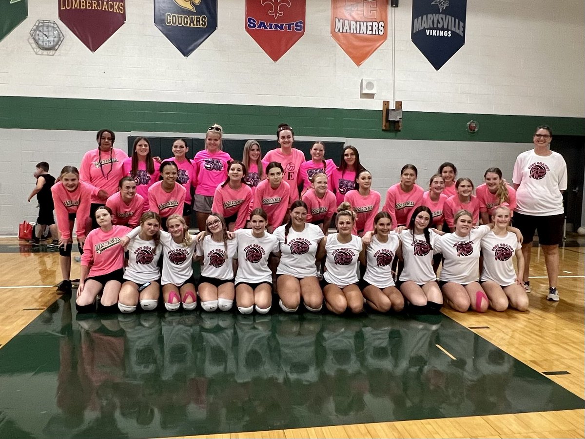 Thank you to <a href="/phn_volleyball/">PHN Volleyball</a> for coming out to cheer on our athletes tonight. #FGStrong #1PHASD