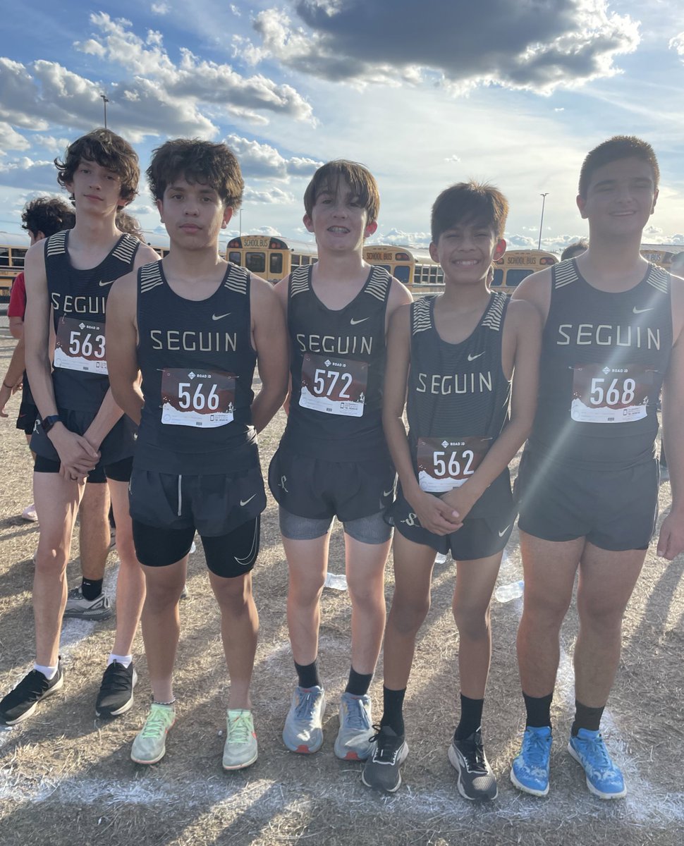CoachWells_SHS's tweet photo. Last meet tonight at NISD before District next Thursday! Way to go Matadors 💛@SeguinHSTx https://t.co/NGBEVZhTHA