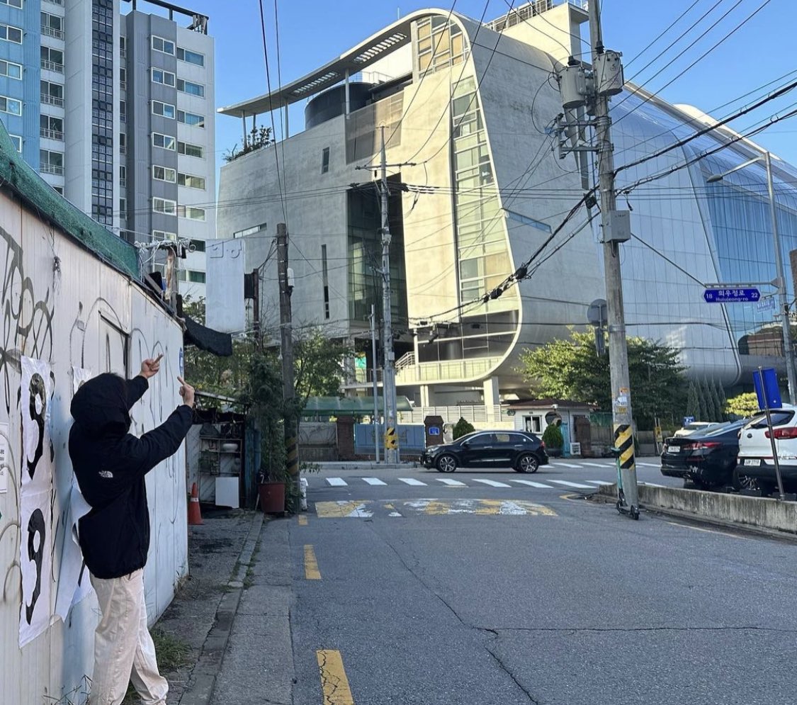 ikonida's tweet photo. bobby and their japan manager in front of the ex company’s building BRAVER THAN THE MARINES THE PROTEST TRUCKS GOT NOTHING ON THEM MY JAW DROPPED https://t.co/AOh4QQpVvS
