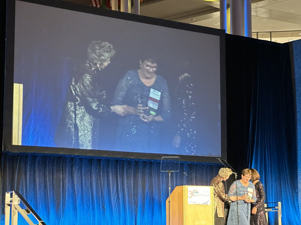 So proud to be at #FNINR at <a href="/AAN_Nursing/">American Academy of Nursing</a>  to honor our colleague <a href="/DMorrisonBeedy/">Dianne MorrisonBeedy</a> receiving the President’s award <a href="/osunursing/">Ohio State Nursing</a>