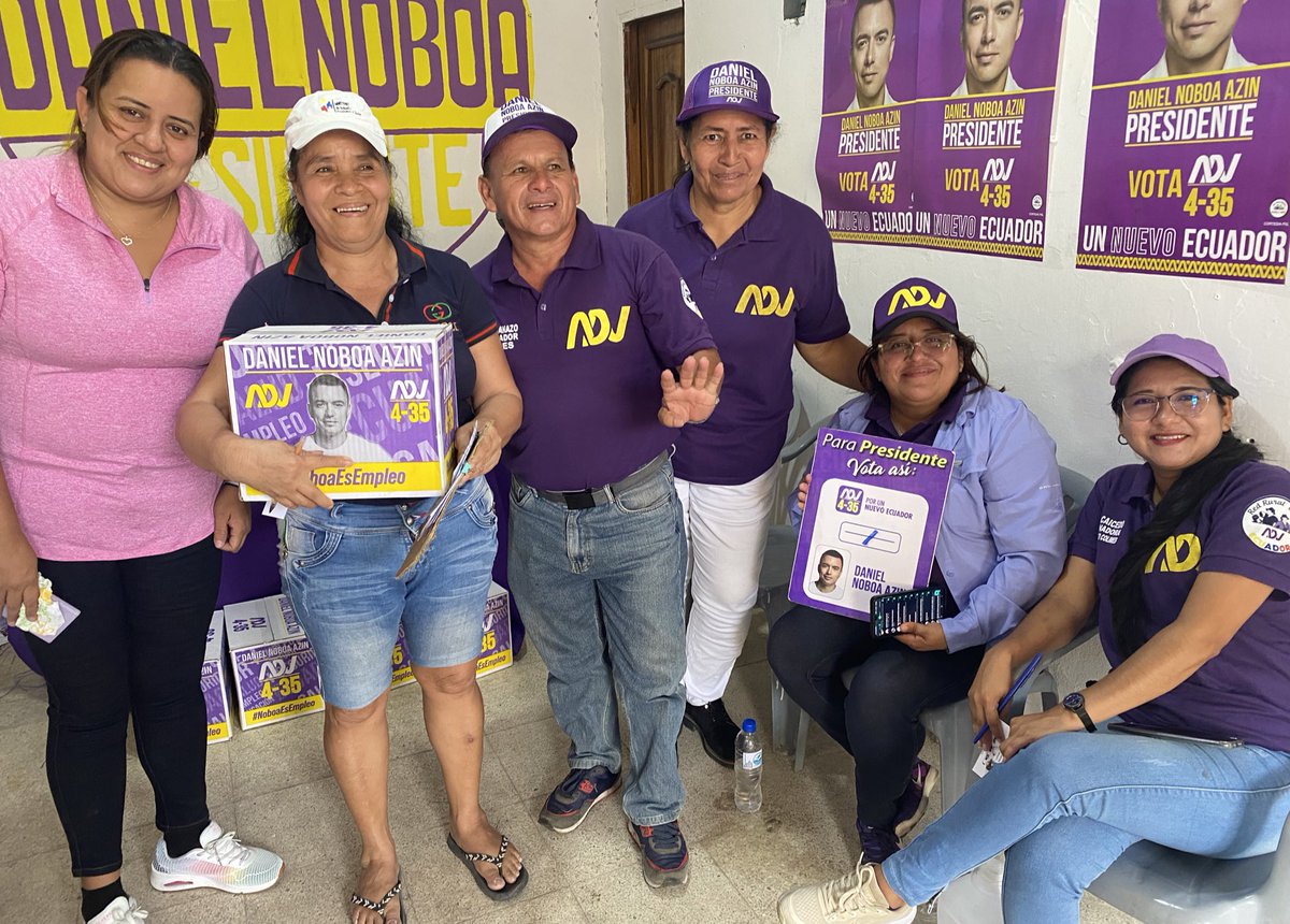 LorenaRosadoS's tweet photo. En #Guayas #Distrito4 todos por un solo fin, tener un #NuevoEcuador con @DanielNoboaOk presidente 🟣✊🏼

¡Un país seguro, con empleo, salud y educación será posible! 🇪🇨

#DanielNoboaPresidente https://t.co/vQn9TpmVHf